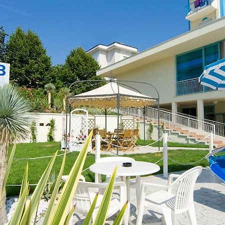 Hotel Bolivar Lido di Jesolo Exteriör bild