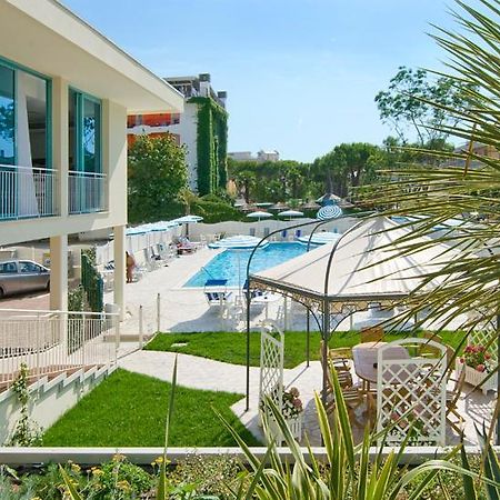 Hotel Bolivar Lido di Jesolo Exteriör bild